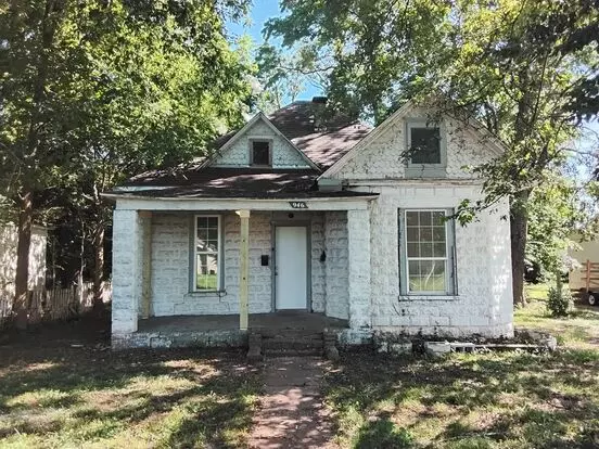 946 W Poplar Apartment for rent in Springfield, MO