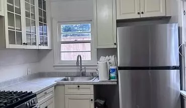 5 of 7 9288 SW View Pt House for rent in Portland, OR