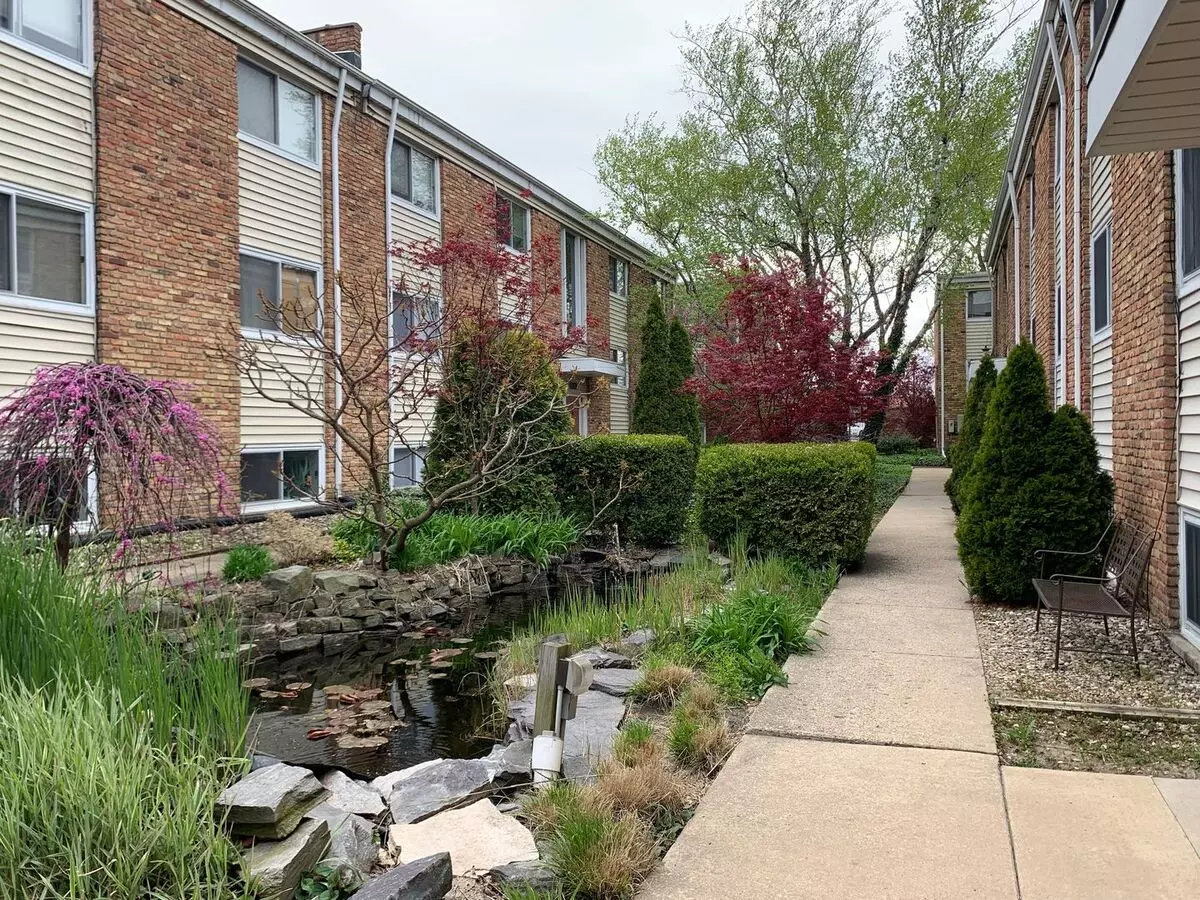 1007 Francis Dr Apartment for rent in Champaign, IL