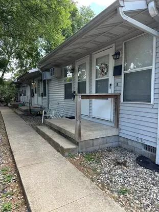 202 S Hartle Apartment for rent in Urbana, IL