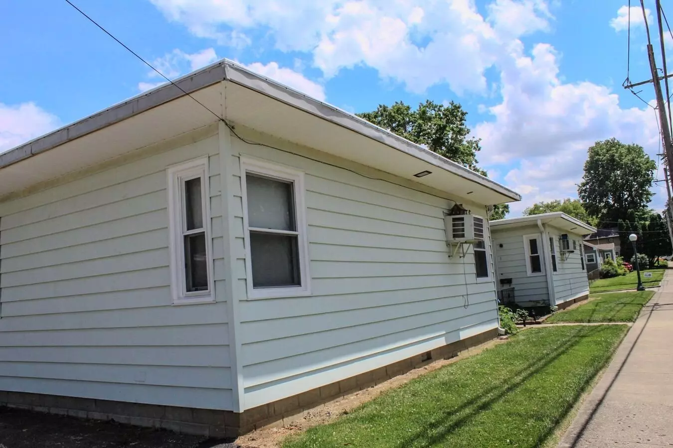 202 N Russell St Apartment for rent in Champaign, IL