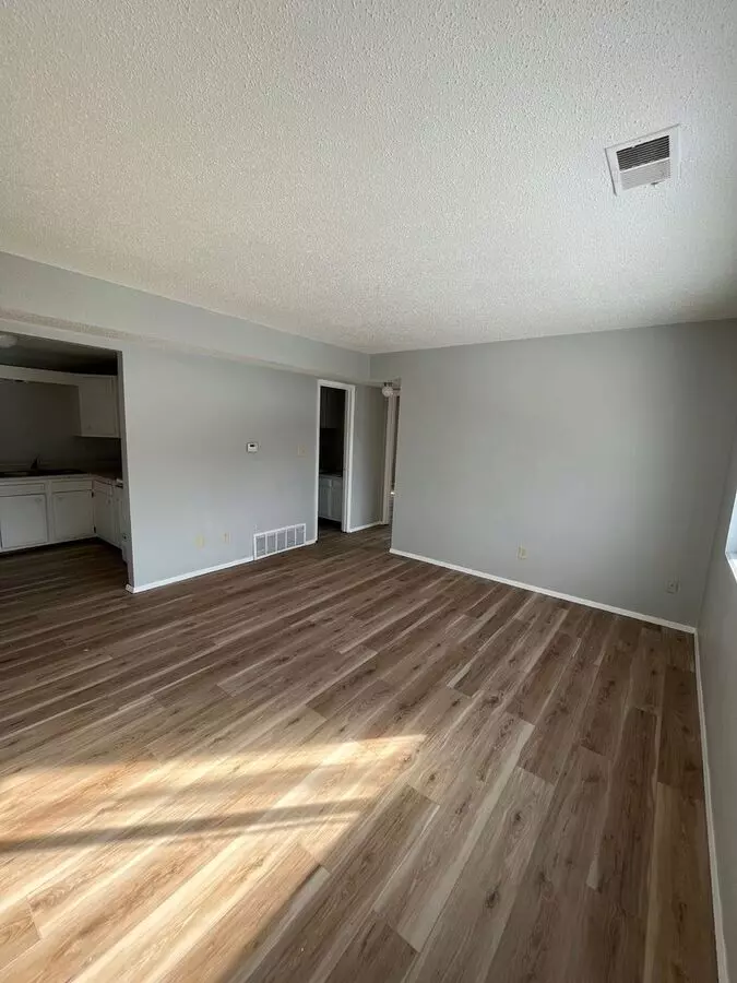 1334 Meadow Ln Apartment for rent in Waterloo, IA