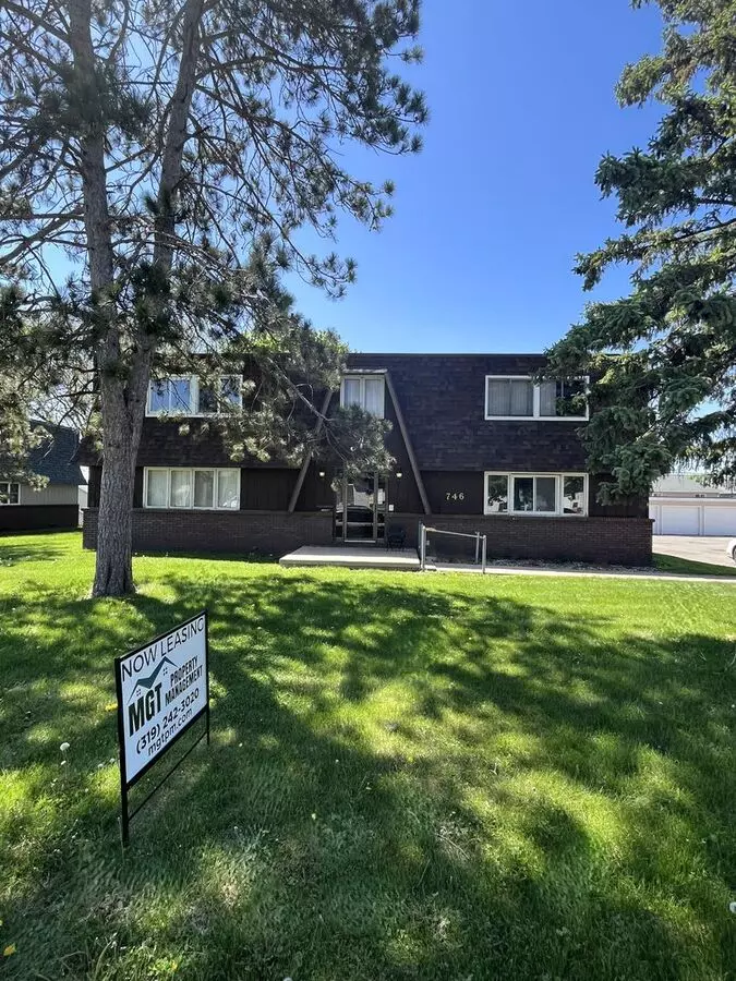 746 Russell Rd Apartment for rent in Waterloo, IA