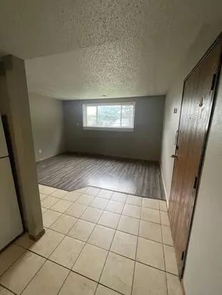3684 W 4th St Apartment for rent in Waterloo, IA