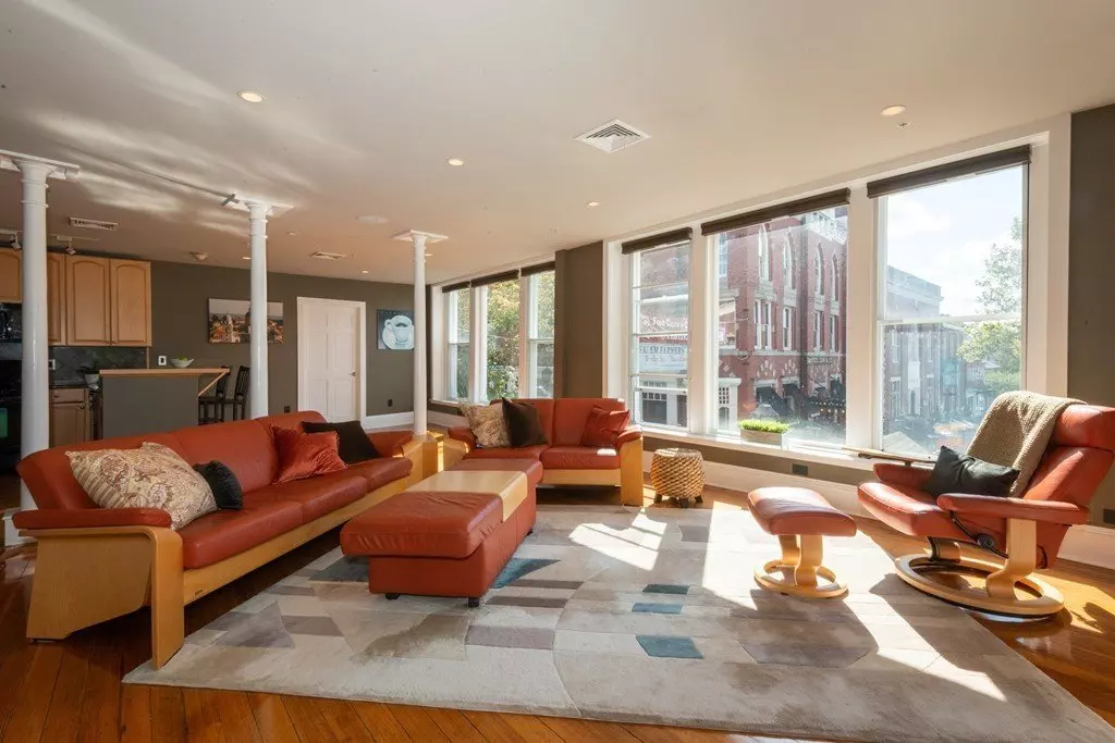 Vibrant 1 Bed, 1 Bath With Open-concept House for rent in Salem, MA