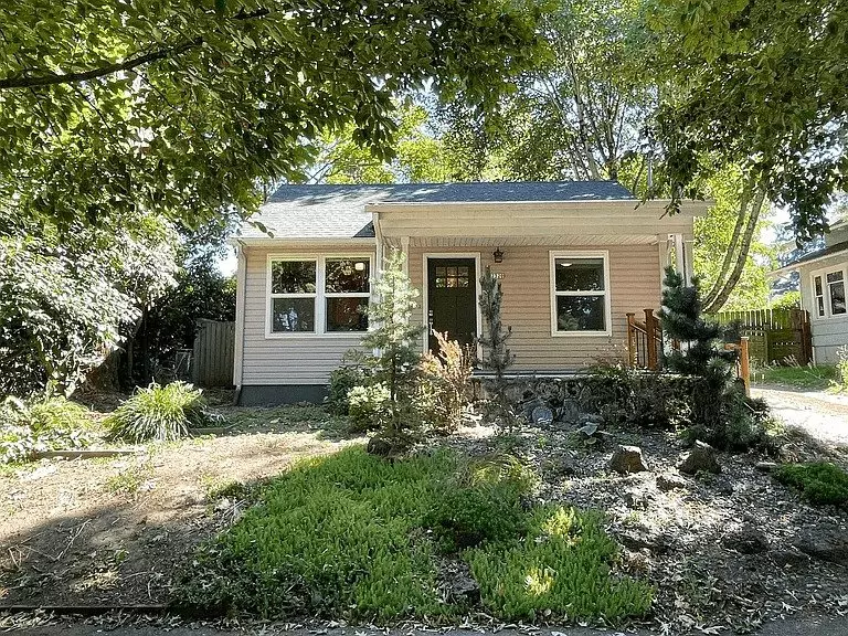 Check Exquisite 2Bedroom 1-bathroom Condo House for rent in Portland, OR