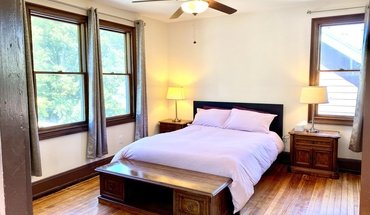 Charming 2 Bed, 1 Full Bath Home Close To Everything. Apartment for rent in Cincinnati, OH