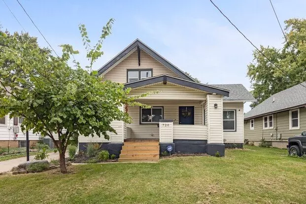 Amazing 3 Bedroom Home In The Union Park Neighborhood Of Des Moines! Apartment for rent in Des Moines, IA Amazing 3 Bedroom Home In The Union Park Neighborhood Of Des Moines! Apartment for rent in Des Moines, IA