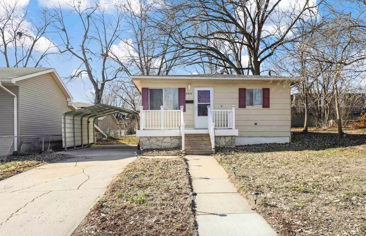 2 Bedrooms And 2 Bathrooms Delightful Ranch-style Home House for rent in Bellevue, NE