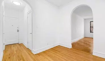 3 of 7 Gorgeous And Spacious End-unit Available For Rent House for rent in Kew Gardens, NY