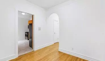 2 of 7 Gorgeous And Spacious End-unit Available For Rent House for rent in Kew Gardens, NY