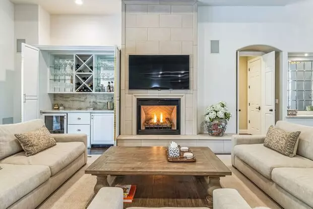 Luxurious Furnished Spanish-style Home With Pool, Sauna & Short-term Lease Options Apartment for rent in Fresno, CA