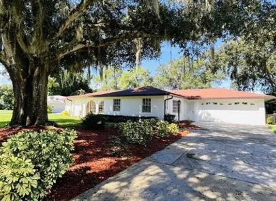 Eustis Lake Front Home With 2 Primary Bedrooms! Apartment for rent in Eustis, FL