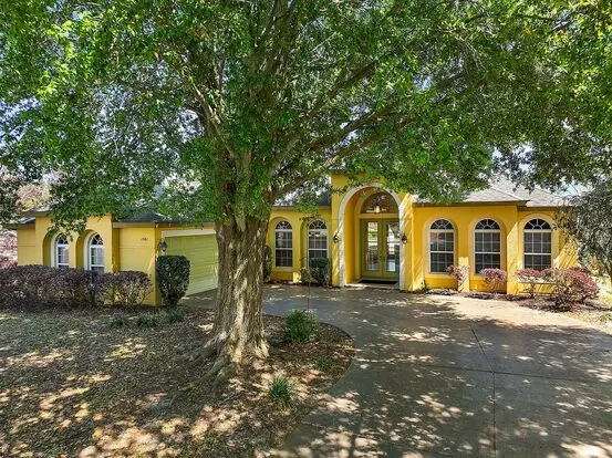 Gorgeous 3-bedroom, 2-bath In Bright Water Place Apartment for rent in Eustis, FL