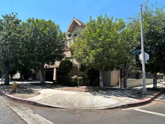 5269 Satsuma Ave Apartment for rent in North Hollywood, CA