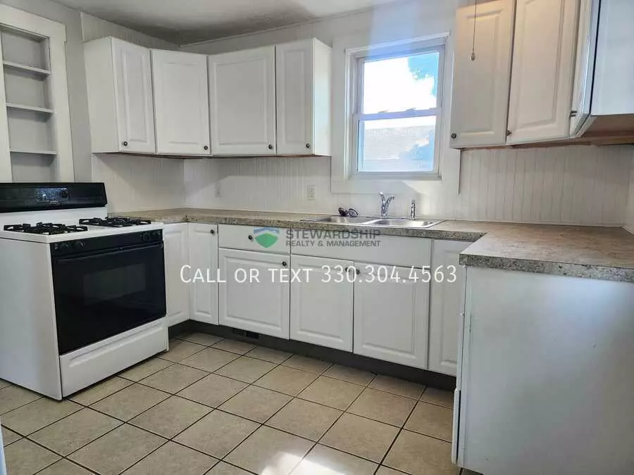 461 Elson St Apartment for rent in Magnolia, OH