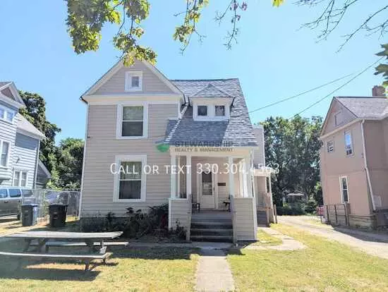 147 Rhodes Ave Apartment for rent in Akron, OH