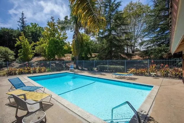 7386 Calle Real Apartment for rent in Goleta, CA