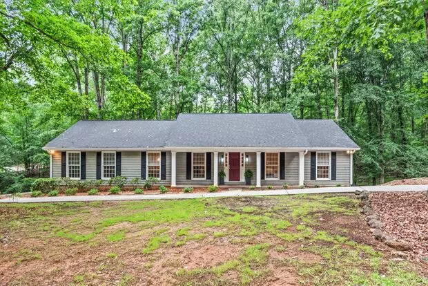 Prime Time Normal Town Living Home! Apartment for rent in Athens, GA