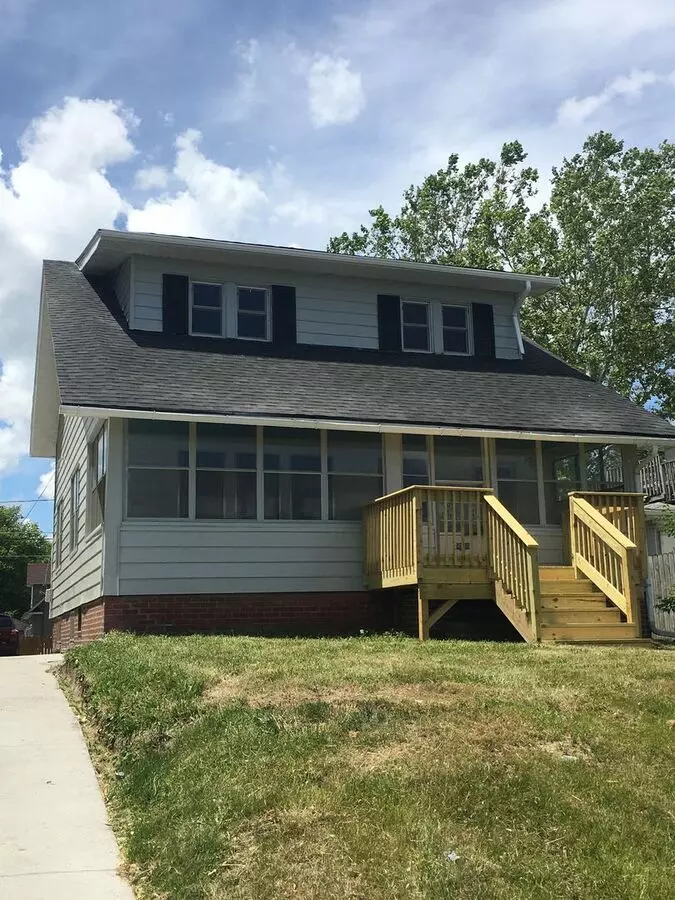 Charming 3 Bedroom, 2 Bathroom Home In The Heart Of Des Moines, Ia House for rent in Des Moines, IA