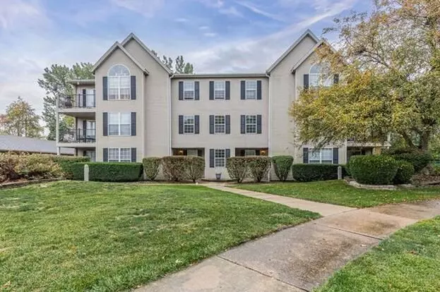 Two Bedroom, Two Bath Apartment With Golf Course View In Savoy! Available Summer 2025. Apartment for rent in Savoy, IL