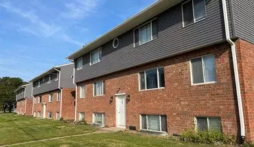 3 of 18 The Row At 35th Apartment for rent in Davenport, IA