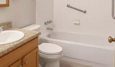 4 of 15 Homewood Manor Apartment for rent in Moline, IL
