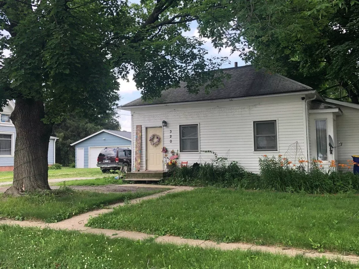 300/310/320 Main Apartment for rent in Tiffin, IA