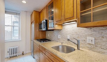One Bedroom One Bathroom Home Located Steps To Mgh Apartment for rent in Boston, MA