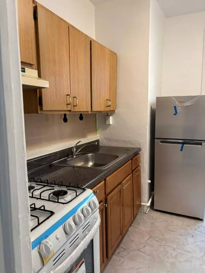 Nicely Built One Bedroom Apartment For Rent In A Beautiful City Of Nj. House for rent in Newark, NJ