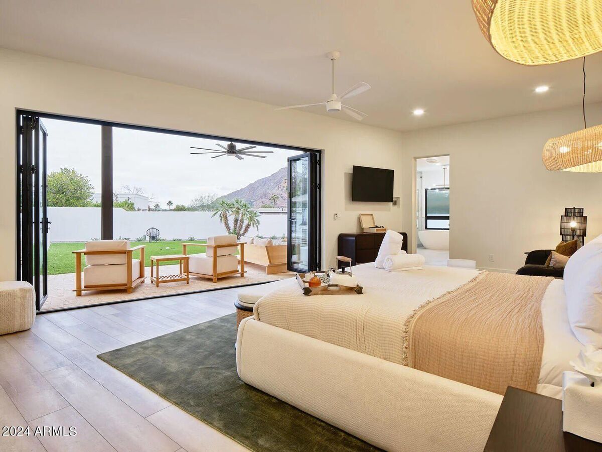 Curated visual reference: Affordable Luxury Finishes For Modern Apartments Reference: Modern Desert Luxury With Designer Finishes Apartments Paradise