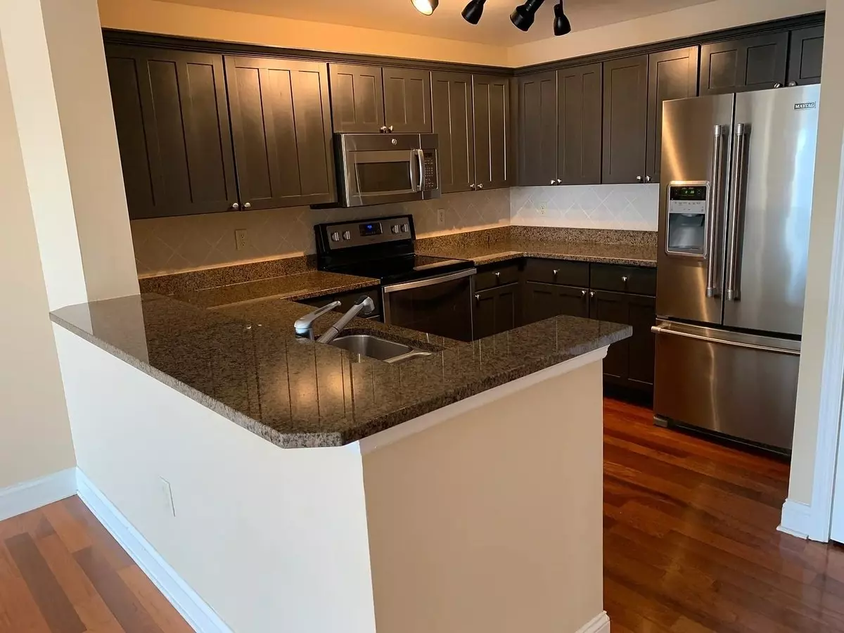 1 Bedroom, 1Bath A Large Den, & Direct River Views From Balcony House for rent in Jacksonville, FL