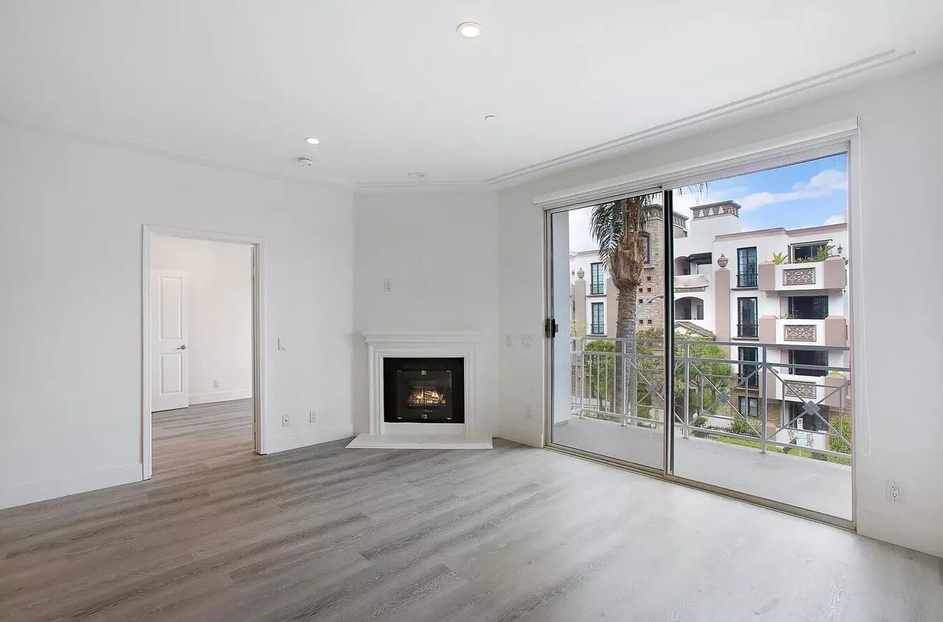 Gorgeous Condo In The Most Desirable Area House for rent in West Hollywood, CA