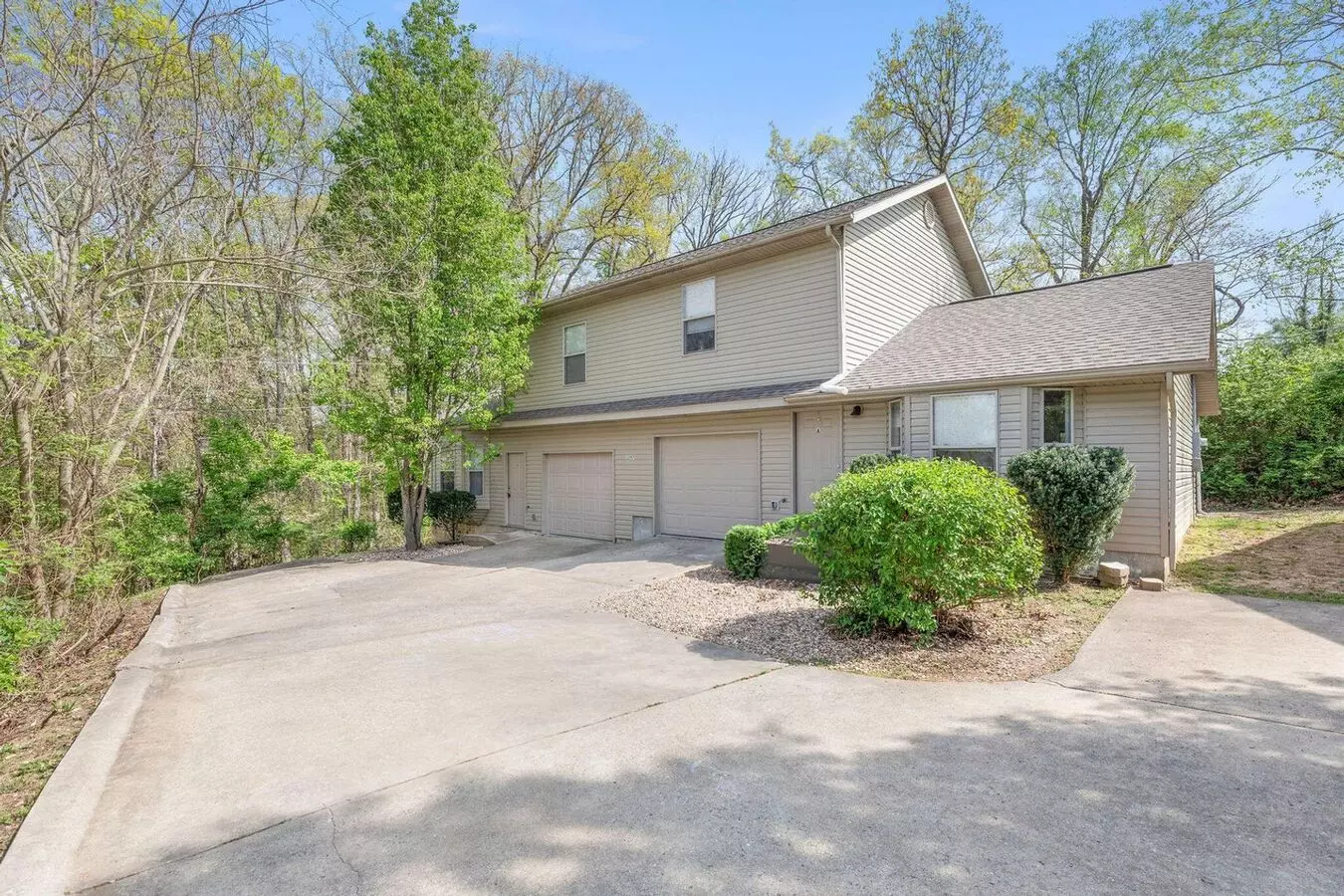 1297 Hillcrest Place Apartment for rent in Branson, MO