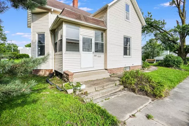 126 N Union St Apartment for rent in Staunton, IL