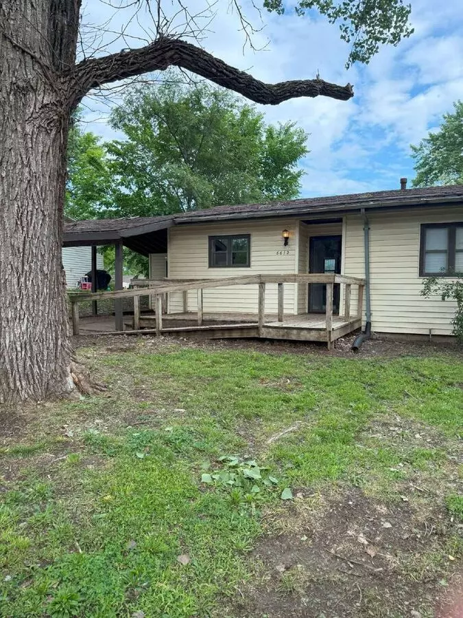 "charming 4-bedroom With 2 Baths In Topeka – 1,332 Sq Ft Home Awaits On Arborglade Lane!" House for rent in Topeka, KS