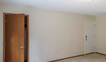 3 of 12 1941 Fairview Dr Apartment for rent in West Bend, WI