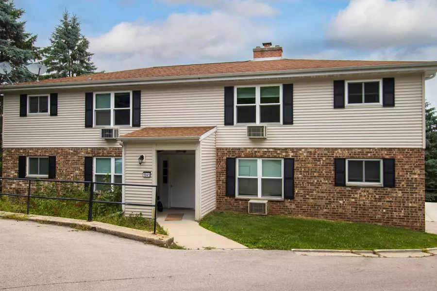 1941 Fairview Dr Apartment for rent in West Bend, WI
