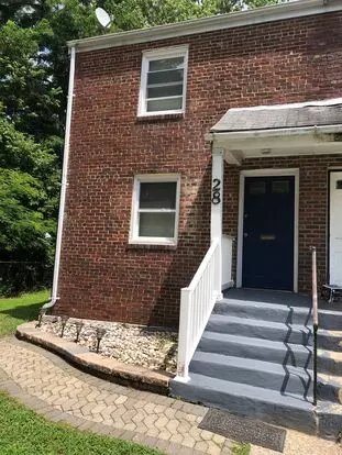 Cozy 2 Bedroom Semi-attached Home On Quiet Cul-de-sac! Recently Updated And Freshly Painted! Hardwood Floors! Apartment for rent in Trenton, NJ