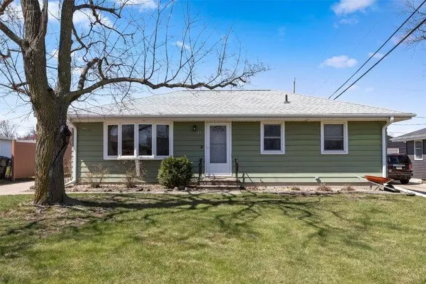 342 24th St NW Apartment for rent in Cedar Rapids, IA 342 24th St NW Apartment for rent in Cedar Rapids, IA