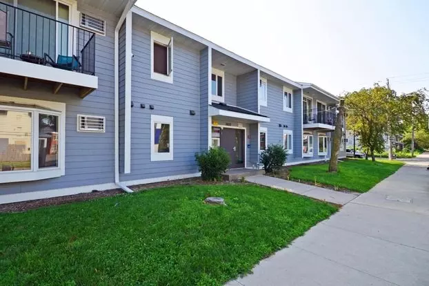 Bright Condo Just Blocks From Victory Memorial Parkway! Apartment for rent in Minneapolis, MN