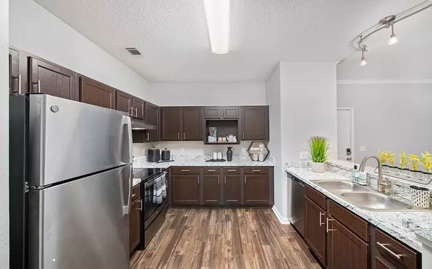 MAA Dexter Lake Apartment for rent in Cordova, TN