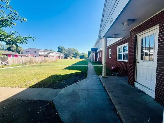 215 Miriam Dr Apartment for rent in Waterloo, IA