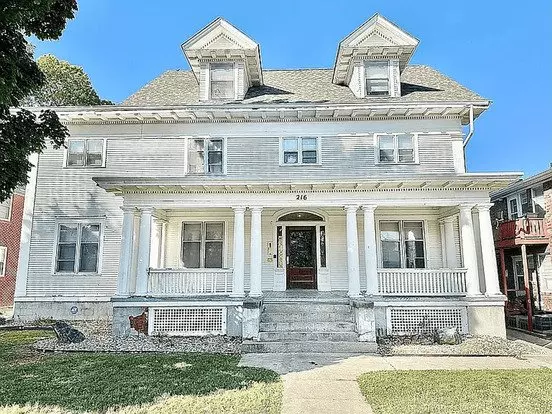 216 N 32nd Ave Apartment for rent in Omaha, NE