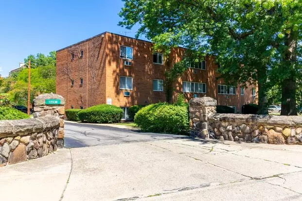 Shady Cove Apartments Apartment for rent in Lakewood, OH Shady Cove Apartments Apartment for rent in Lakewood, OH