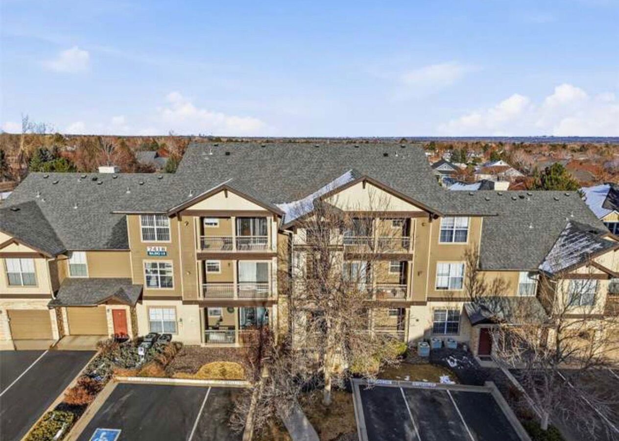 Move-in Ready Ground-floor Condo In Gated... Apartments Littleton, CO