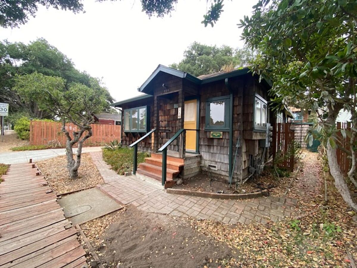 17 Mile Drive Cottage! Apartments Pacific Grove, CA