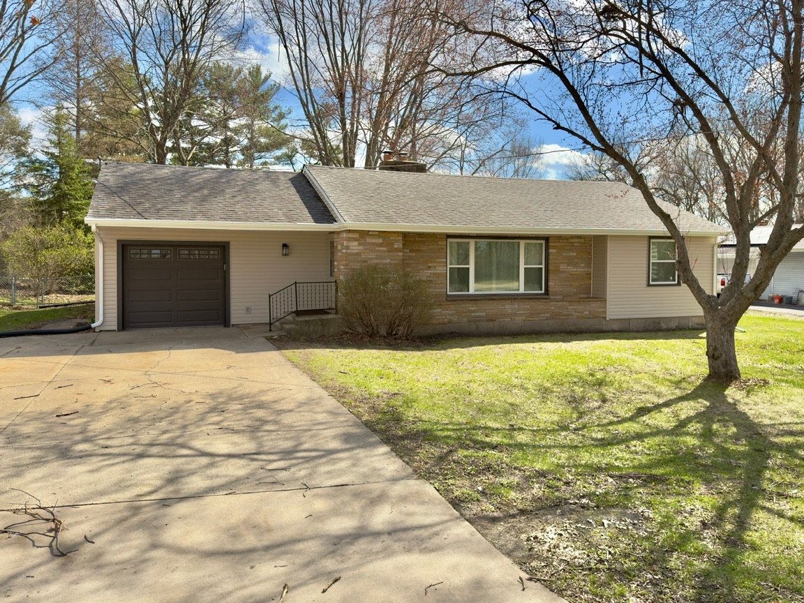 5253 Harlem Rd Loves Park, IL House for Rent | Rentable