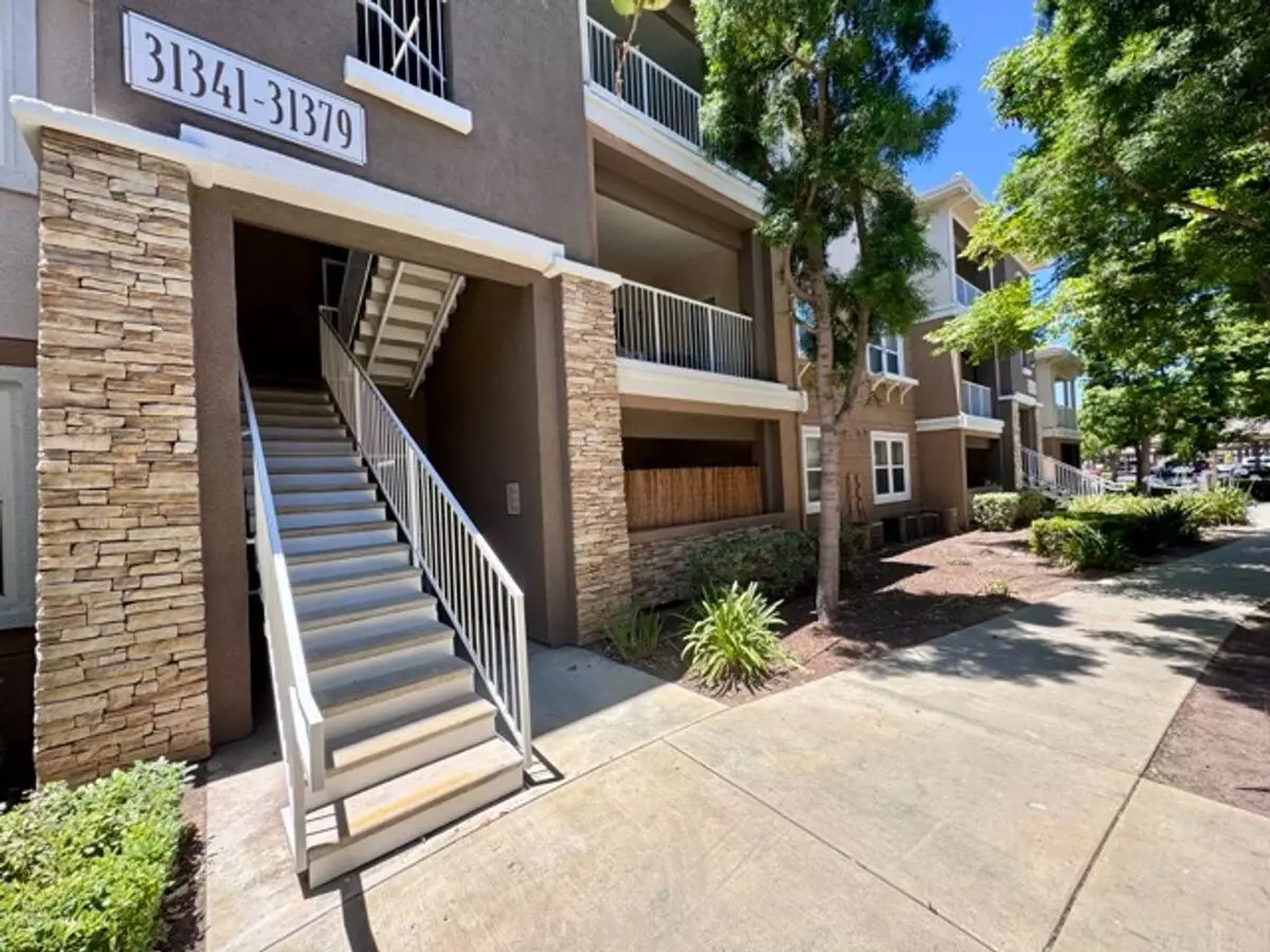 Upgraded 1bd/1ba Condo In Gated Temecula Creek Village – Available Now! House for rent in Temecula, CA