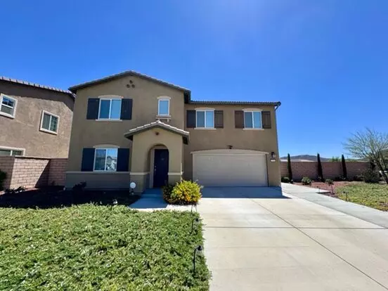 Stunning 4 Bedroom Home On Oversized Corner Lot In The Saddle Point Community Of Hemet! Apartment for rent in Hemet, CA